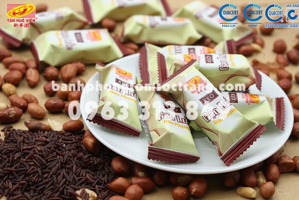 bánh kẹo tết đãi khách